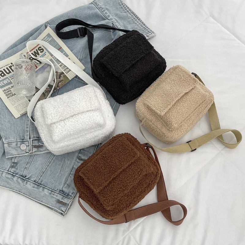 Cute solid color autumn and winter furry one-shoulder armpit small square bag new trendy fashion foreign style plush women's bag